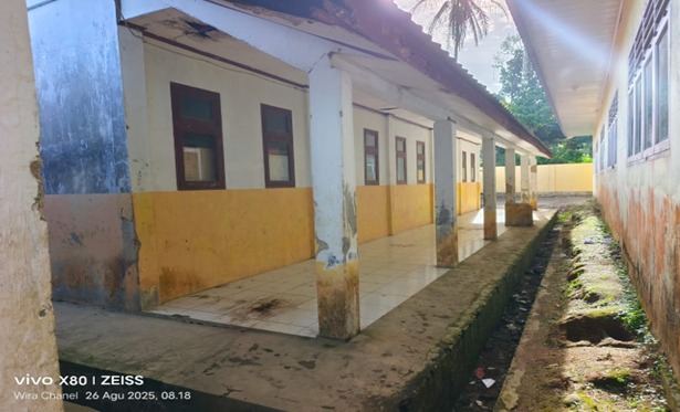 Perpustakaan SMP NEGERI 3 SATU ATAP STU.JEHE